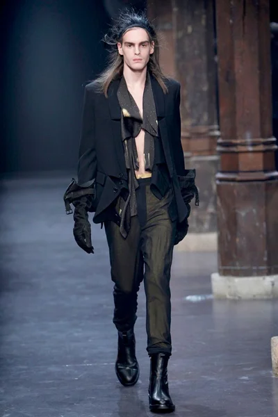 Look 27